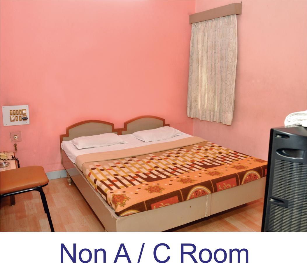 Hotel Baba Райкот Екстериор снимка