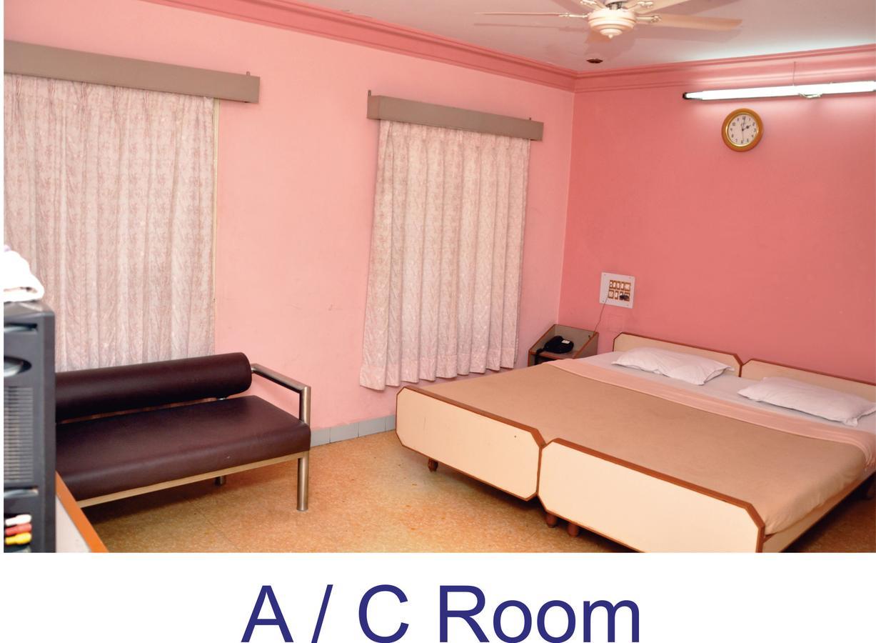 Hotel Baba Райкот Екстериор снимка